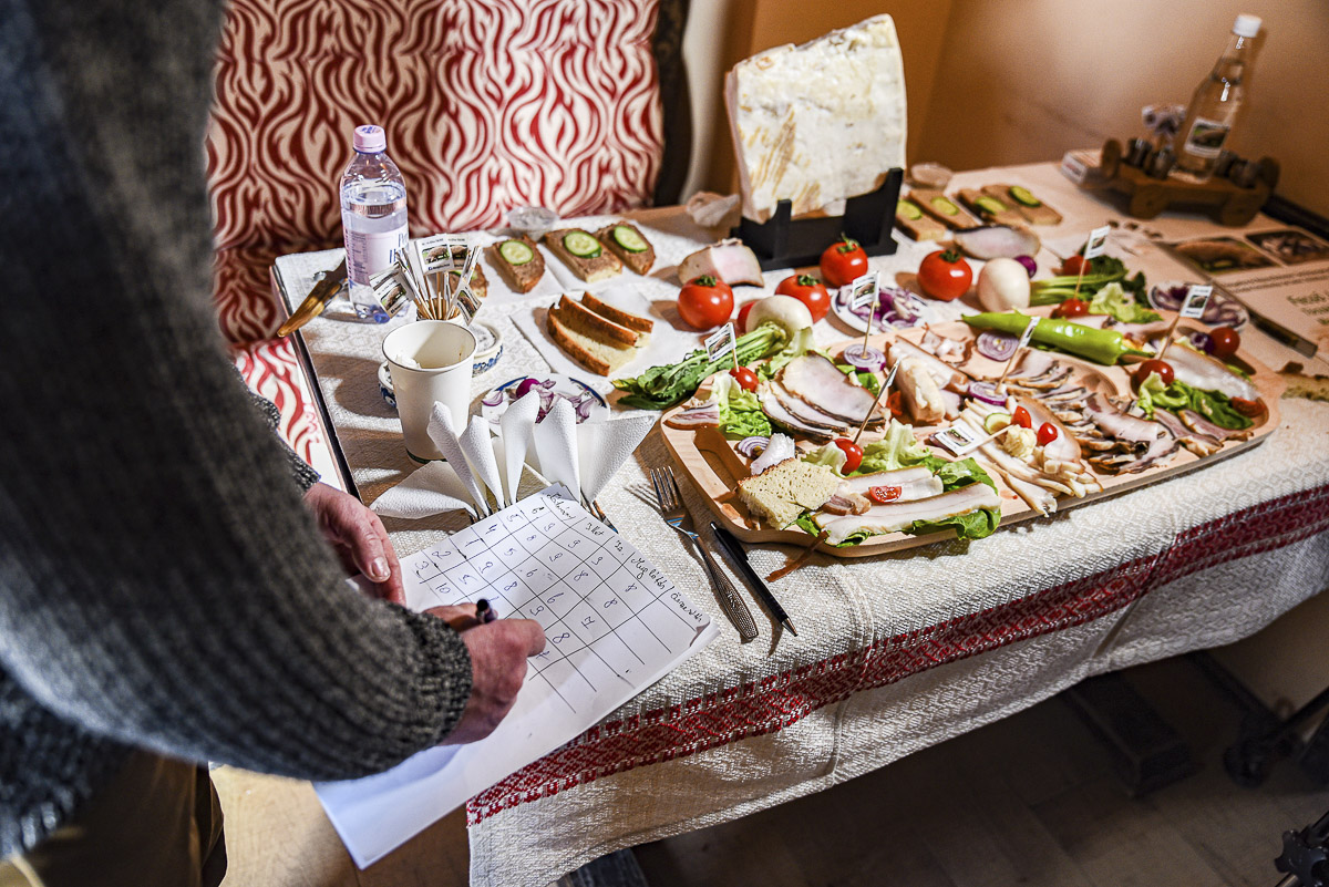 Szalonnamustrára készülnek Csíkban